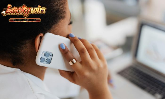 Đội ngũ CSKH Luckywin giúp người chơi xử lý nhanh vấn đề